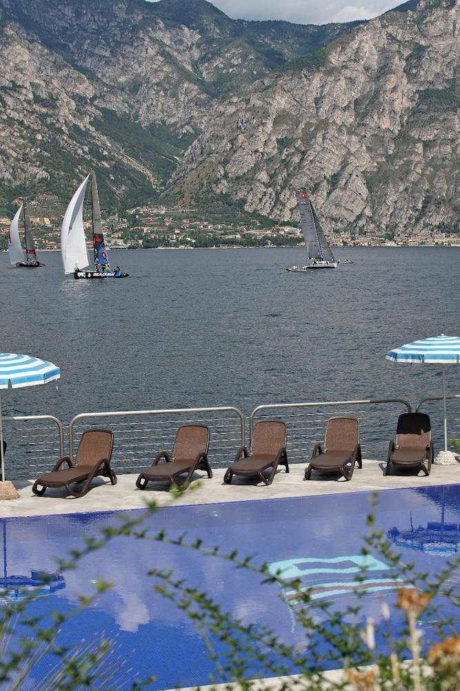 Hotel Sailing Center Malcesine Exterior photo
