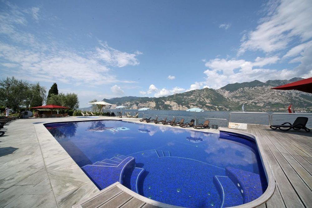 Hotel Sailing Center Malcesine Exterior photo